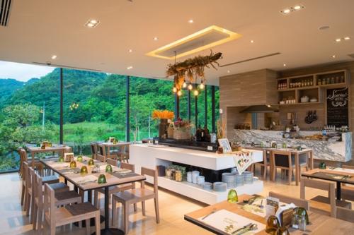 GREEN OAK BISTRO (กรีน โอ๊ค บิสโทร)